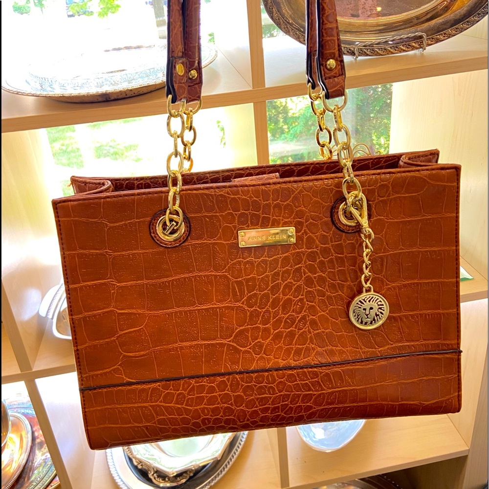 ❌ SOLD ❌Anne Klein Handbag